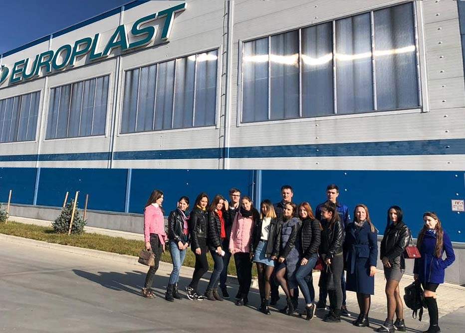 Практическое занятие на заводе Европласт