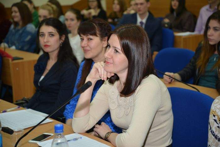 Поздравляем доцента кафедры экономики и управления Ольгу Батурину с утверждением в ученой степени кандидата экономических наук