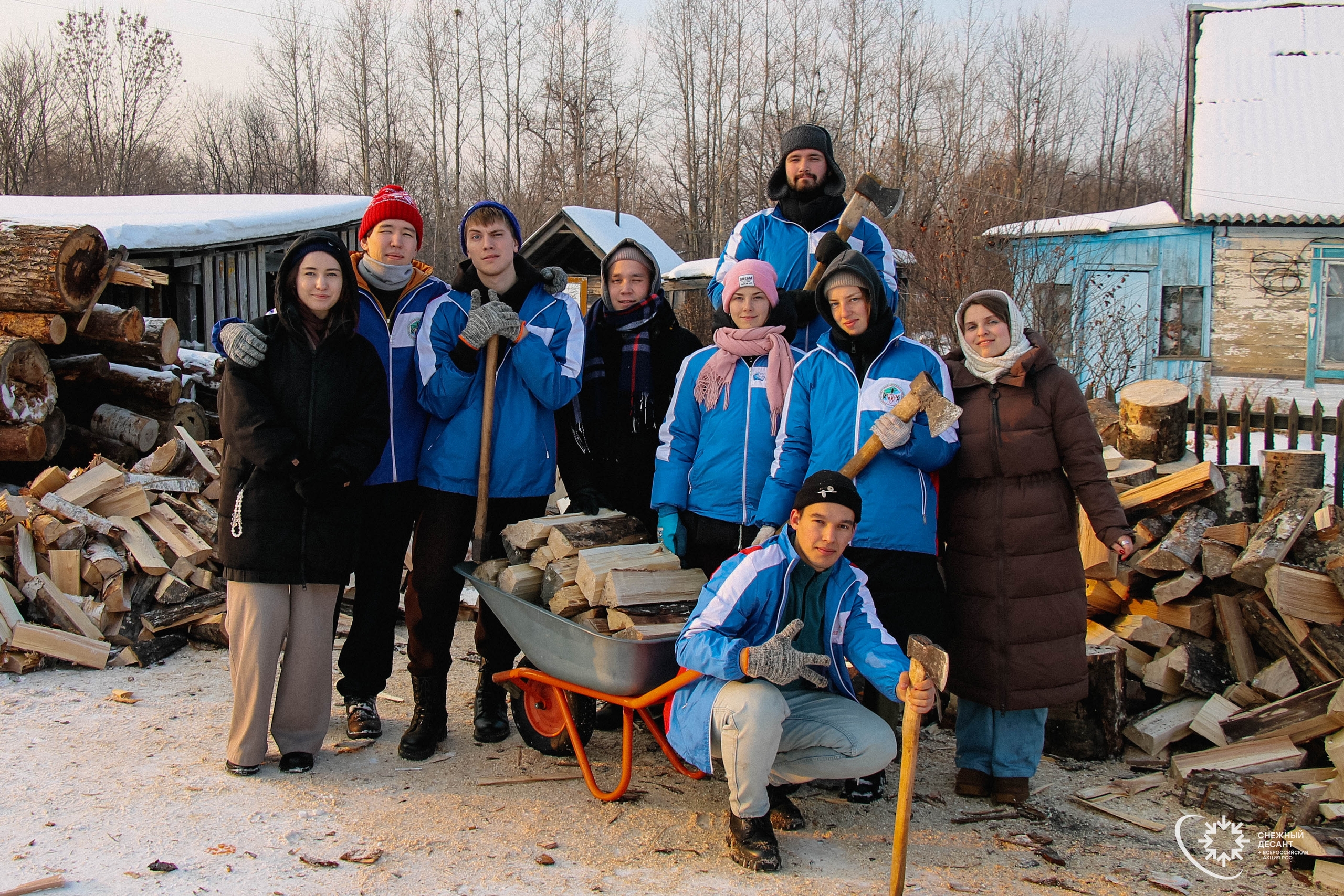 «Снежный десант»: студенческие отряды ВВГУ помогают жителям отдалённых уголков Приморья