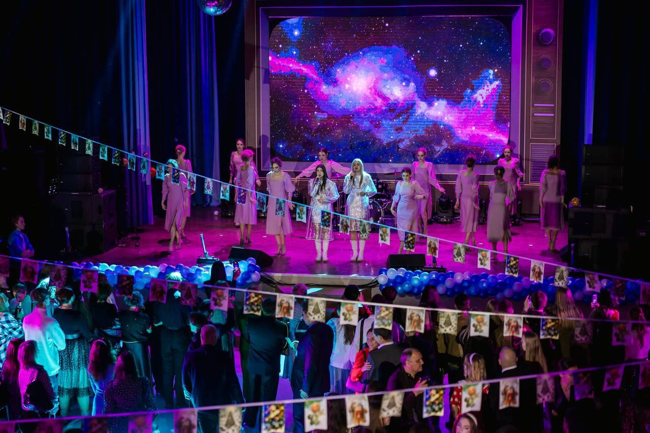 Зимний бал для активной молодежи города Владивостока