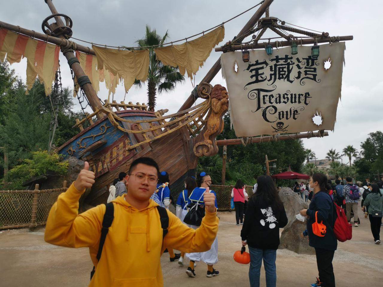 Нам песня учиться и побеждать помогает!