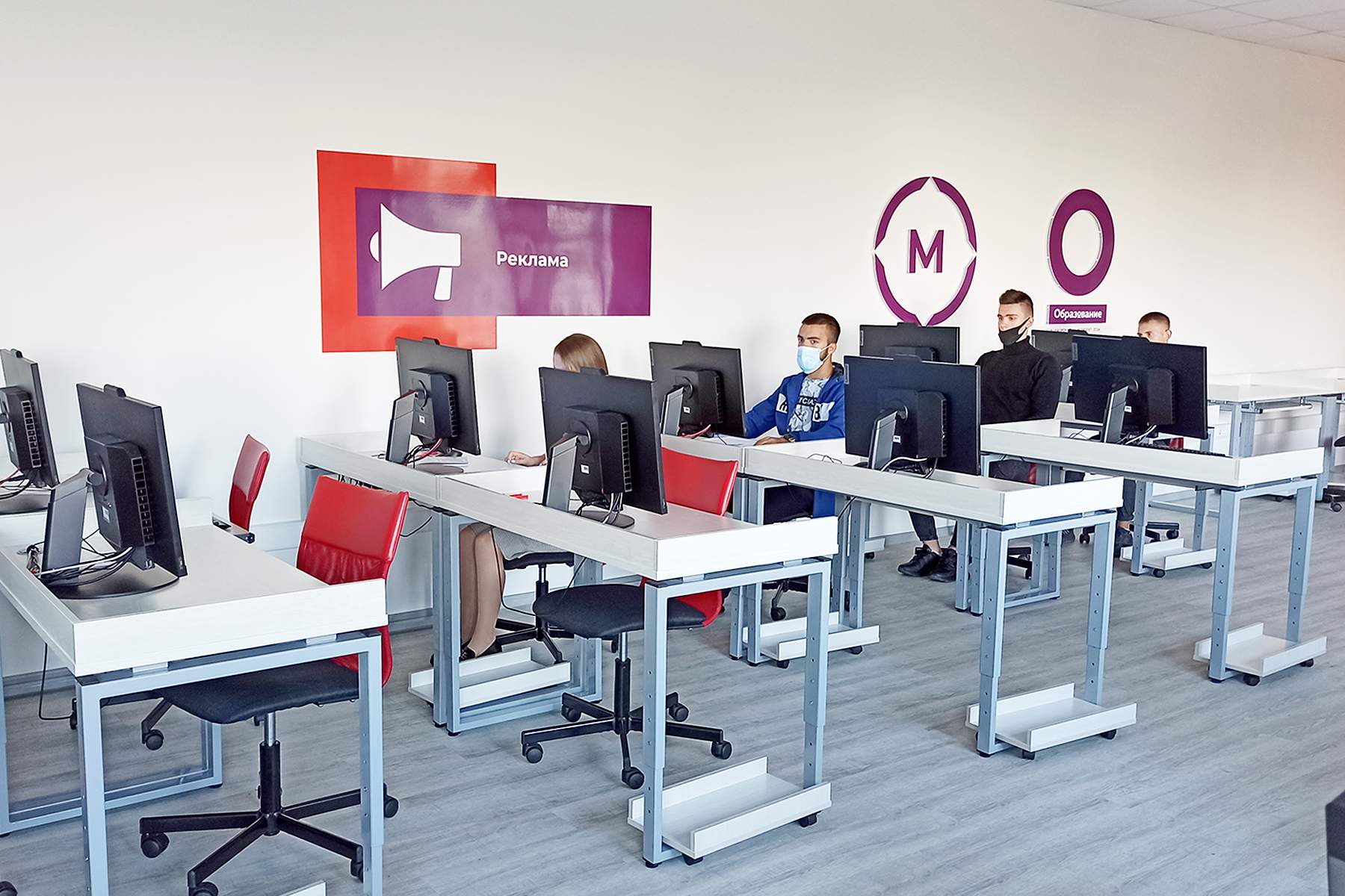 Демонстрационный экзамен по стандартам WS по компетенции «Реклама» сдали студенты ВГУЭС