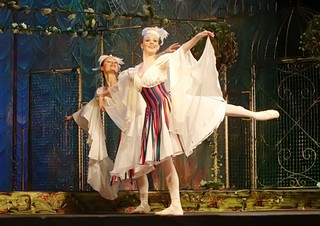 Ученицы ШИОД ВГУЭС сыграли в спектаклях петербургского театра