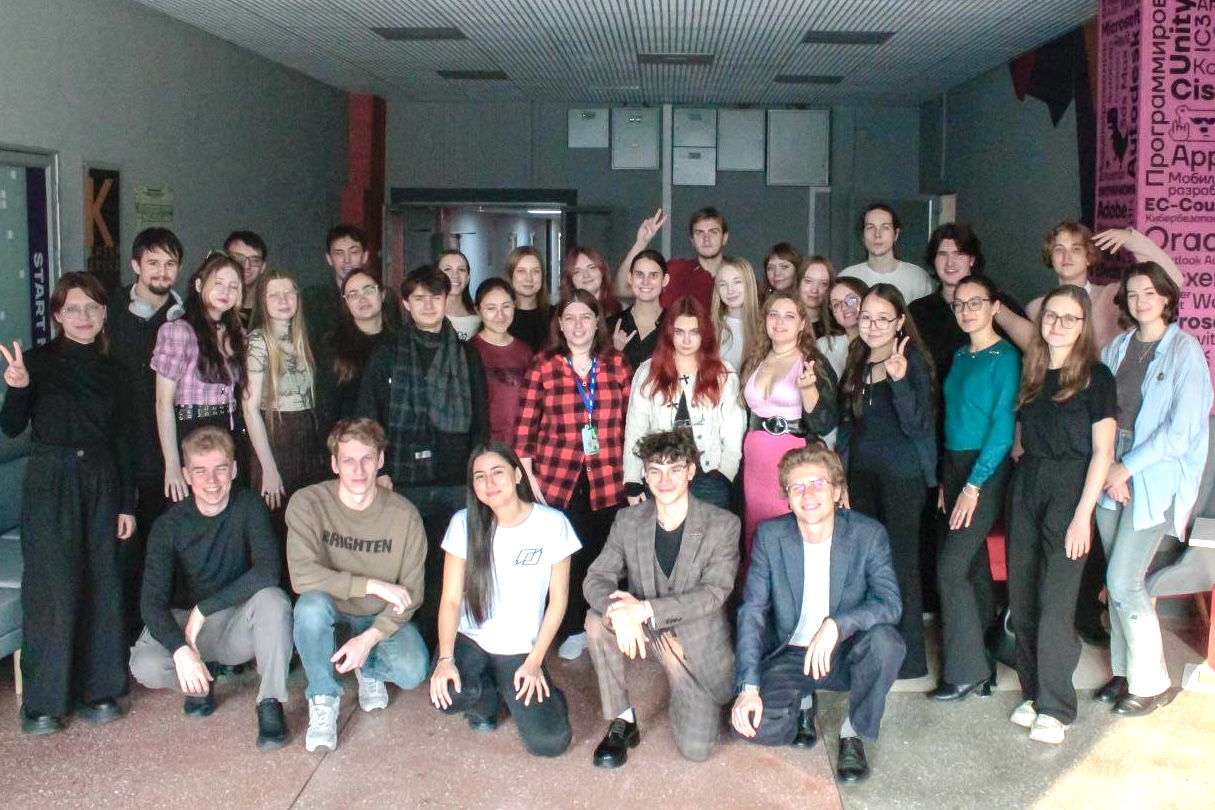 «Время молодых»: студенты ВВГУ выиграли финальный турнир года по дебатам