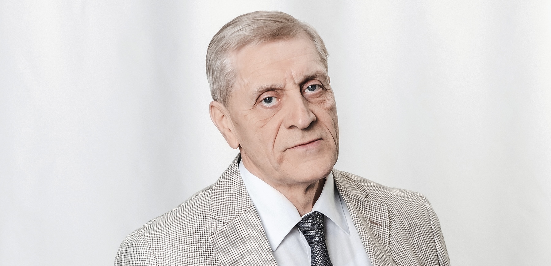 В московском издательстве вышла монография профессора ВВГУ Александра Исаева «Экономика иллюзий»