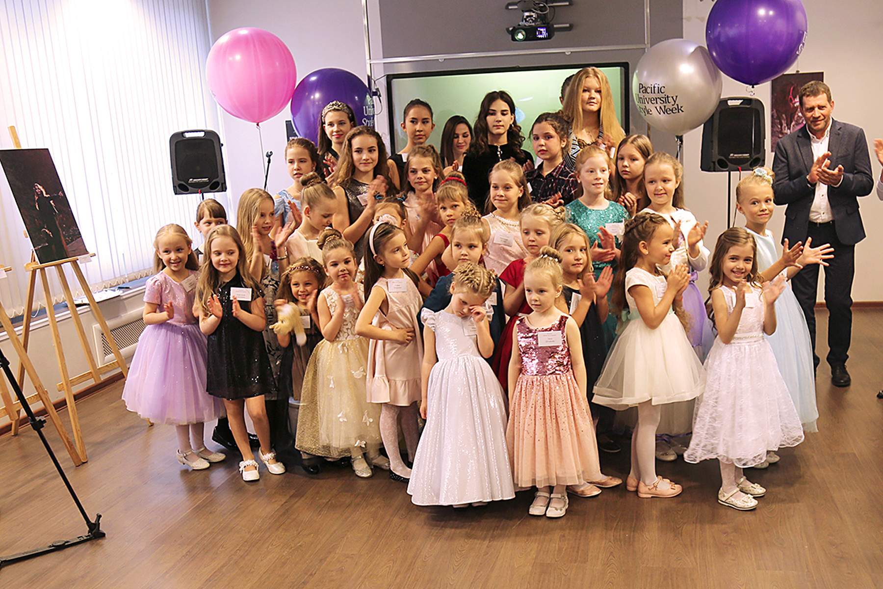 Неделя моды University Pacific Style Week открылась во ВГУЭС с фотоконкурса «Юная фотомодель»