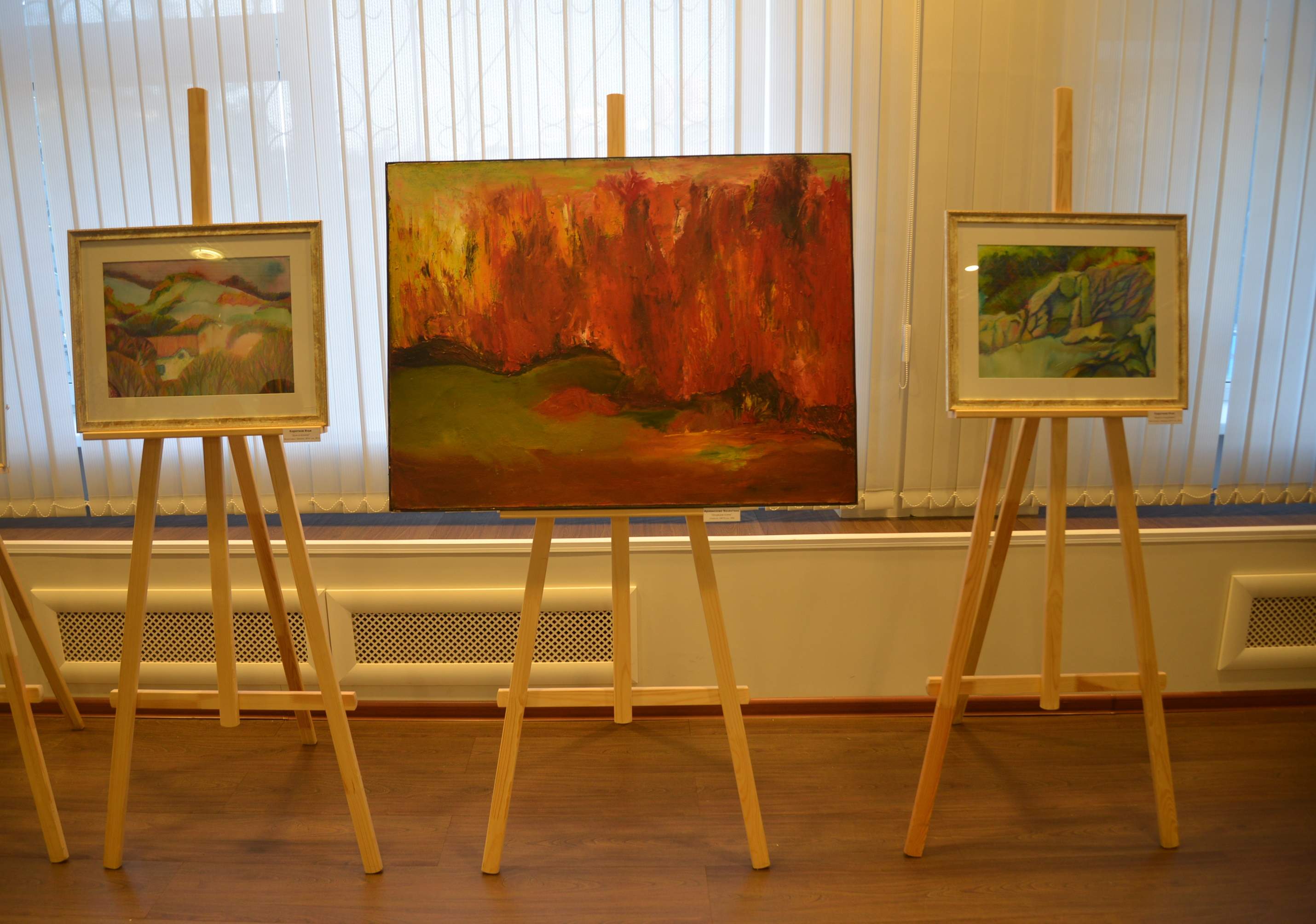 «Мы – народные художники» - во ВГУЭС открылась выставка художников-непрофессионалов