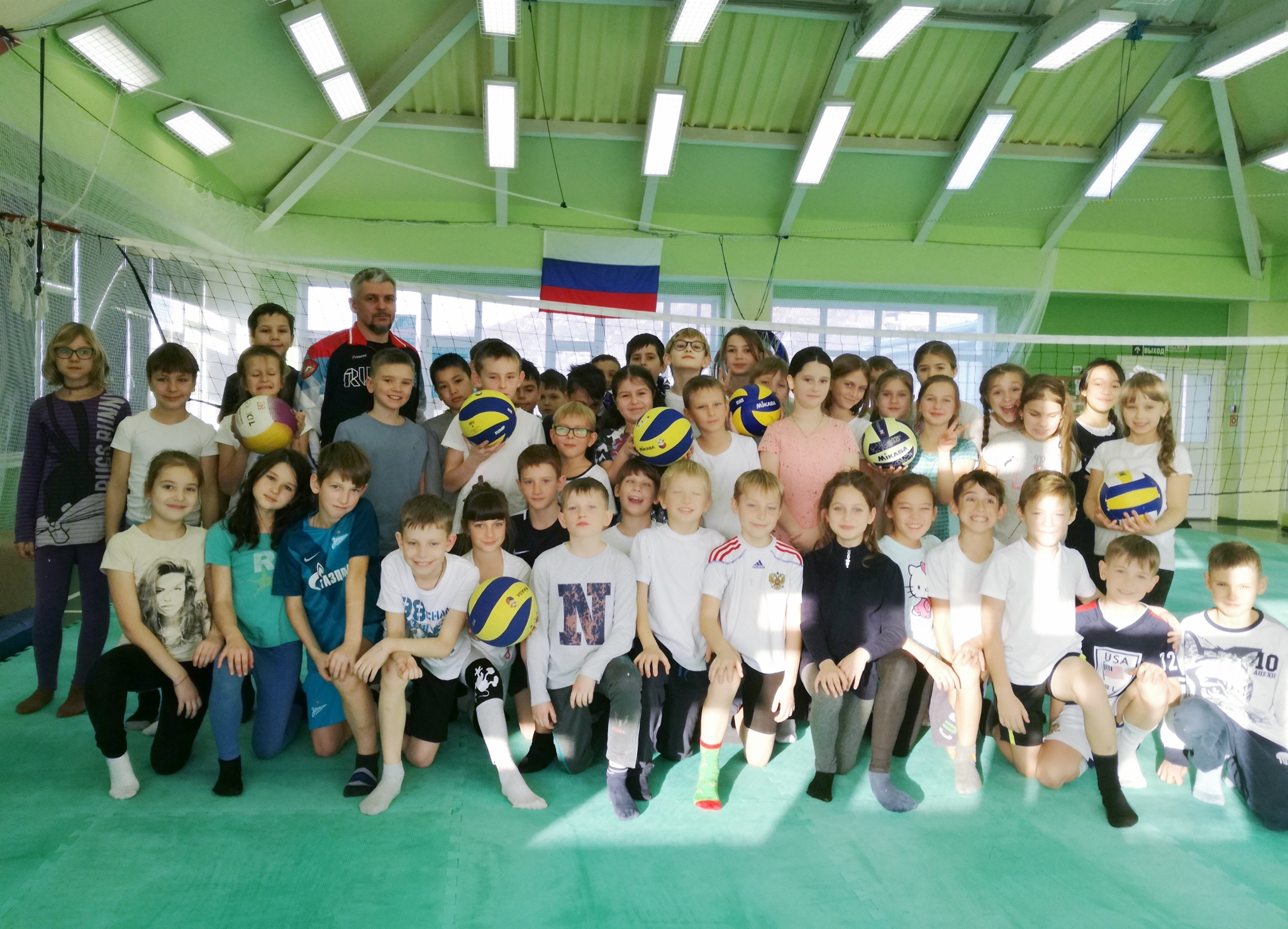 Соревнования по пионерболу прошли в Восточной школе