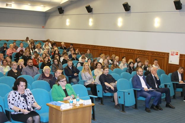 Студенты ВВГУ приняли участие в публичных слушаниях в администрации Владивостока