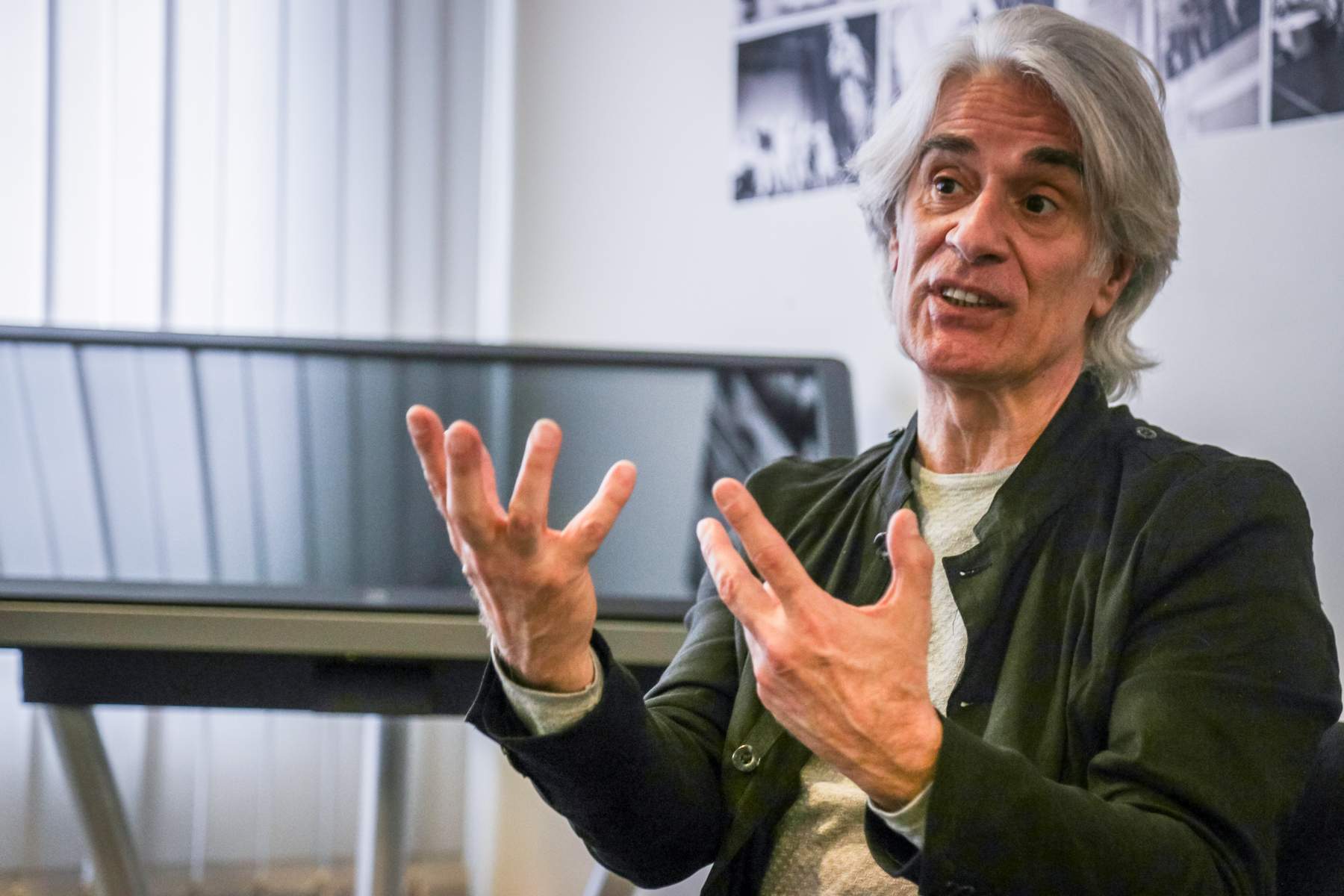 Французский писатель Жиль Бастианелли встретился со студентами ВГУЭС