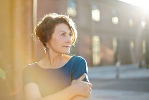 Доцент кафедры дизайна и технологий ВГУЭС Людмила Фалько рассказывает о последних тенденциях моды в режиме онлайн