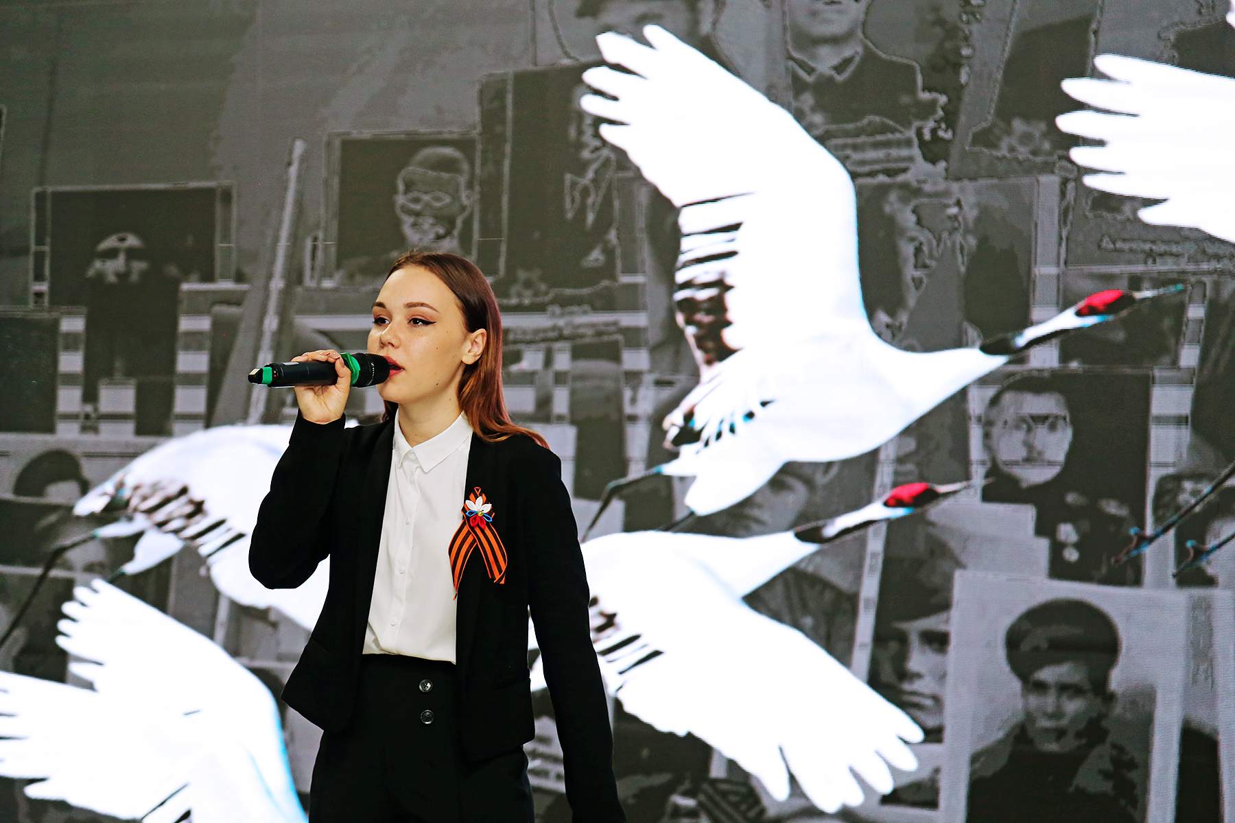 День победы во ВГУЭС: экспозиция «Журавли победы» открылась в торжественной обстановке