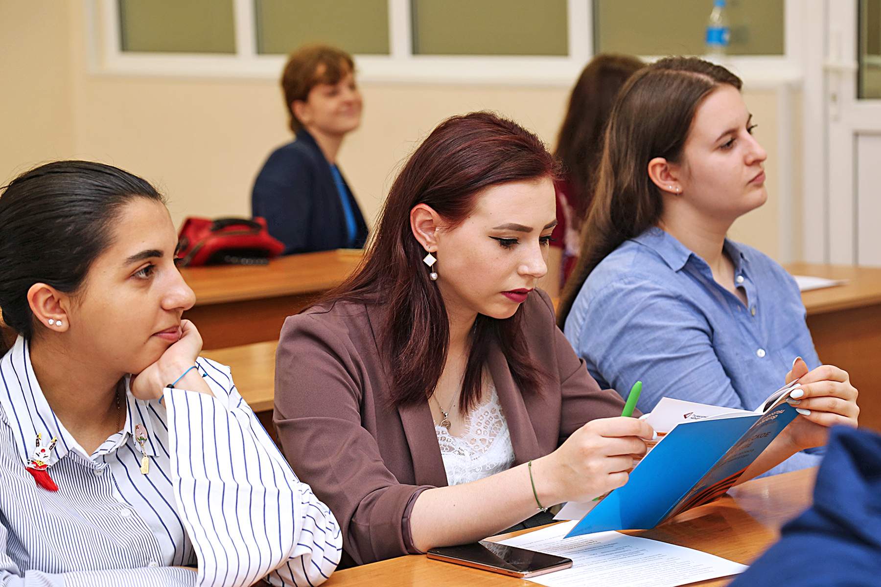 Студенты Международного института туризма и гостеприимства ВГУЭС – первые туристские волонтеры на Дальнем Востоке