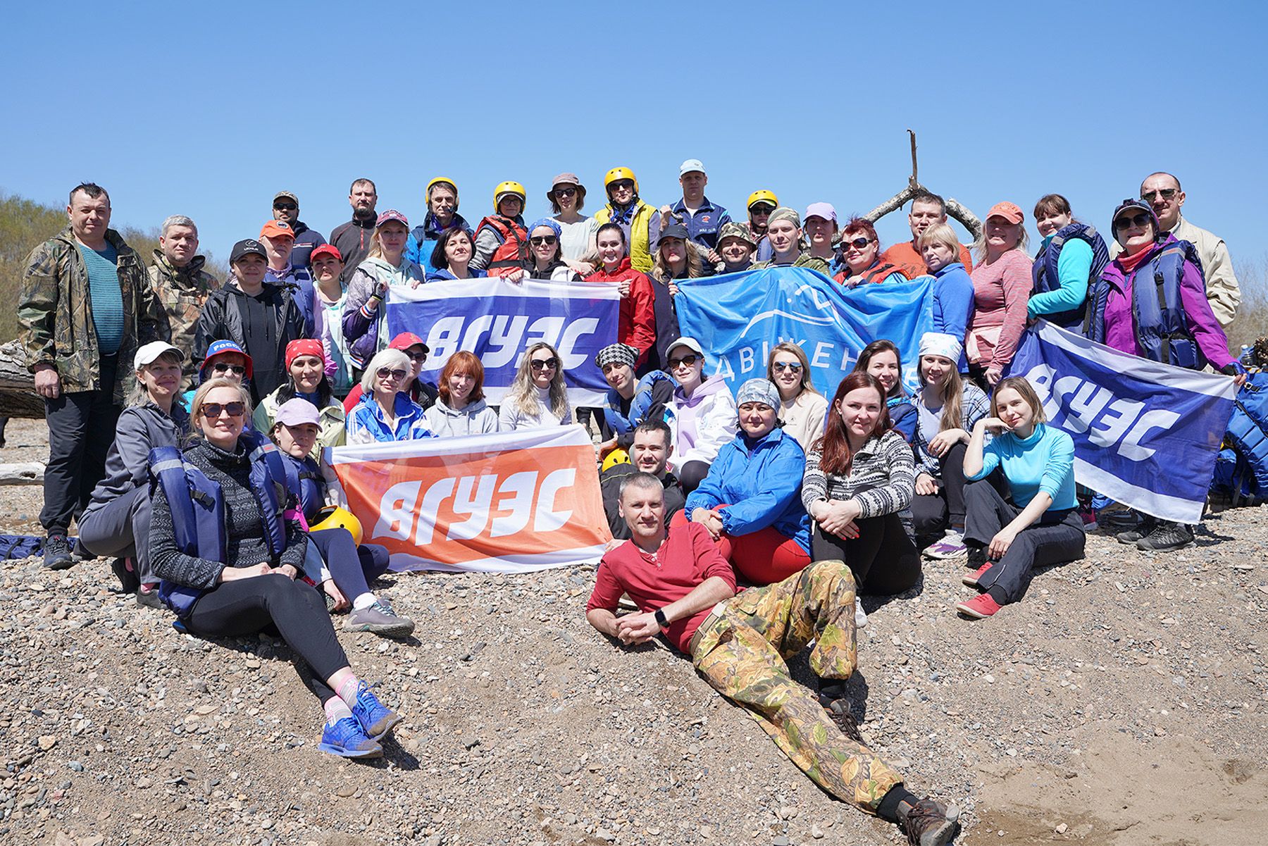 «У нас своя вселенная ВГУЭС»: сплав по реке в честь 55-летия университета