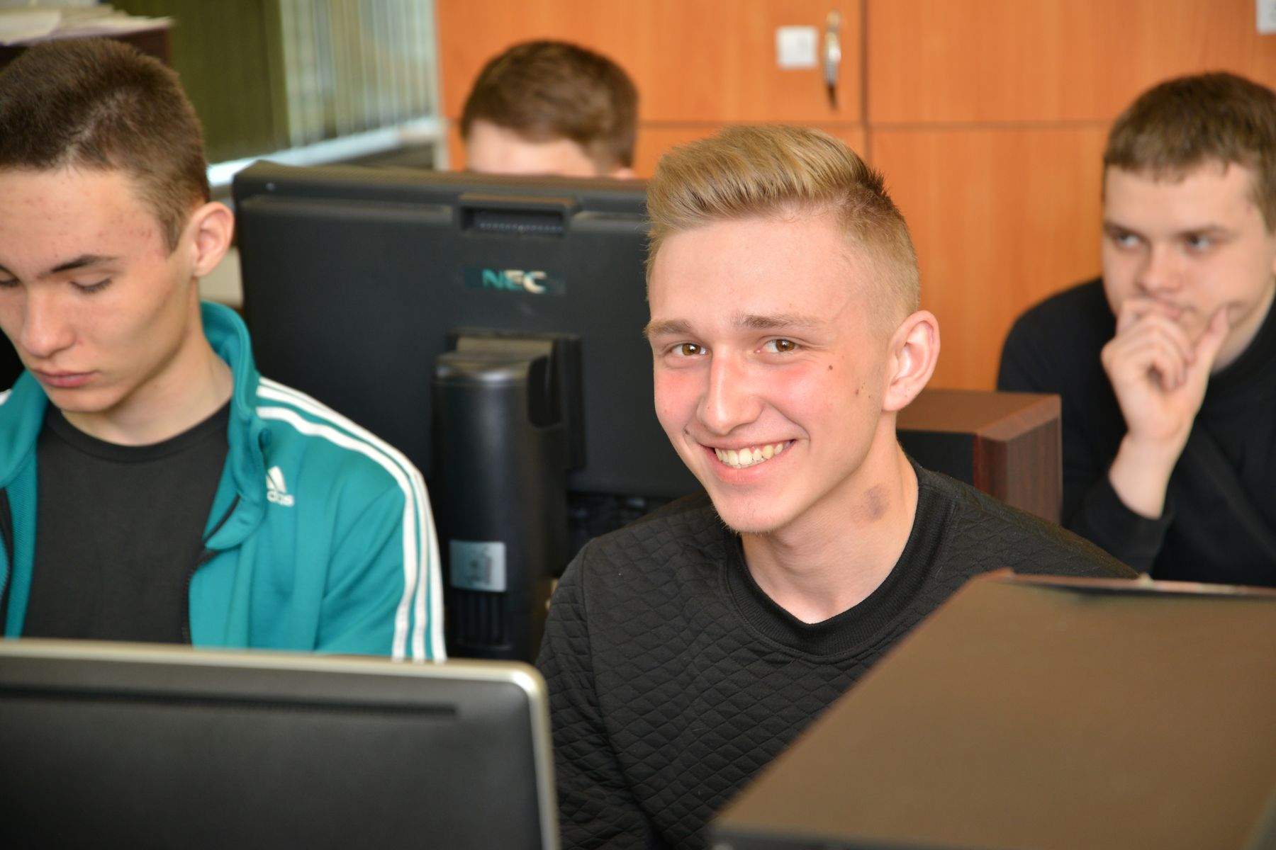 Старшеклассники из дальневосточных городов познакомились с ВГУЭС