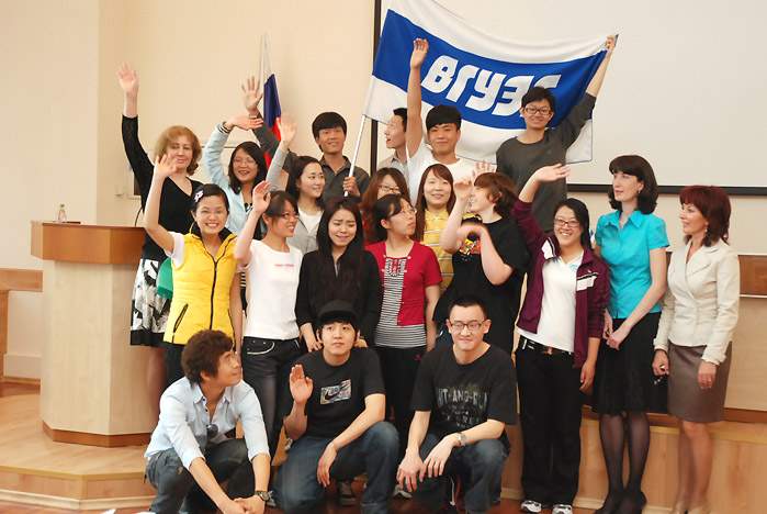 Закончился курс обучения иностранных слушателей на курсах русского языка во ВГУЭС