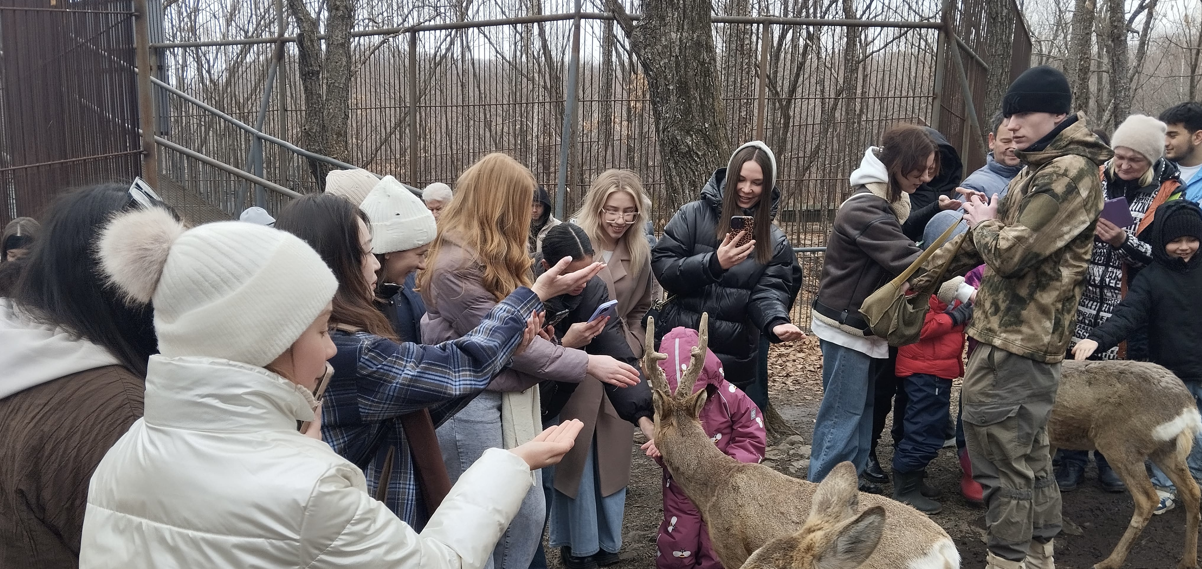 Студенты и преподаватели ВВГУ знакомятся с экосистемой Приморья
