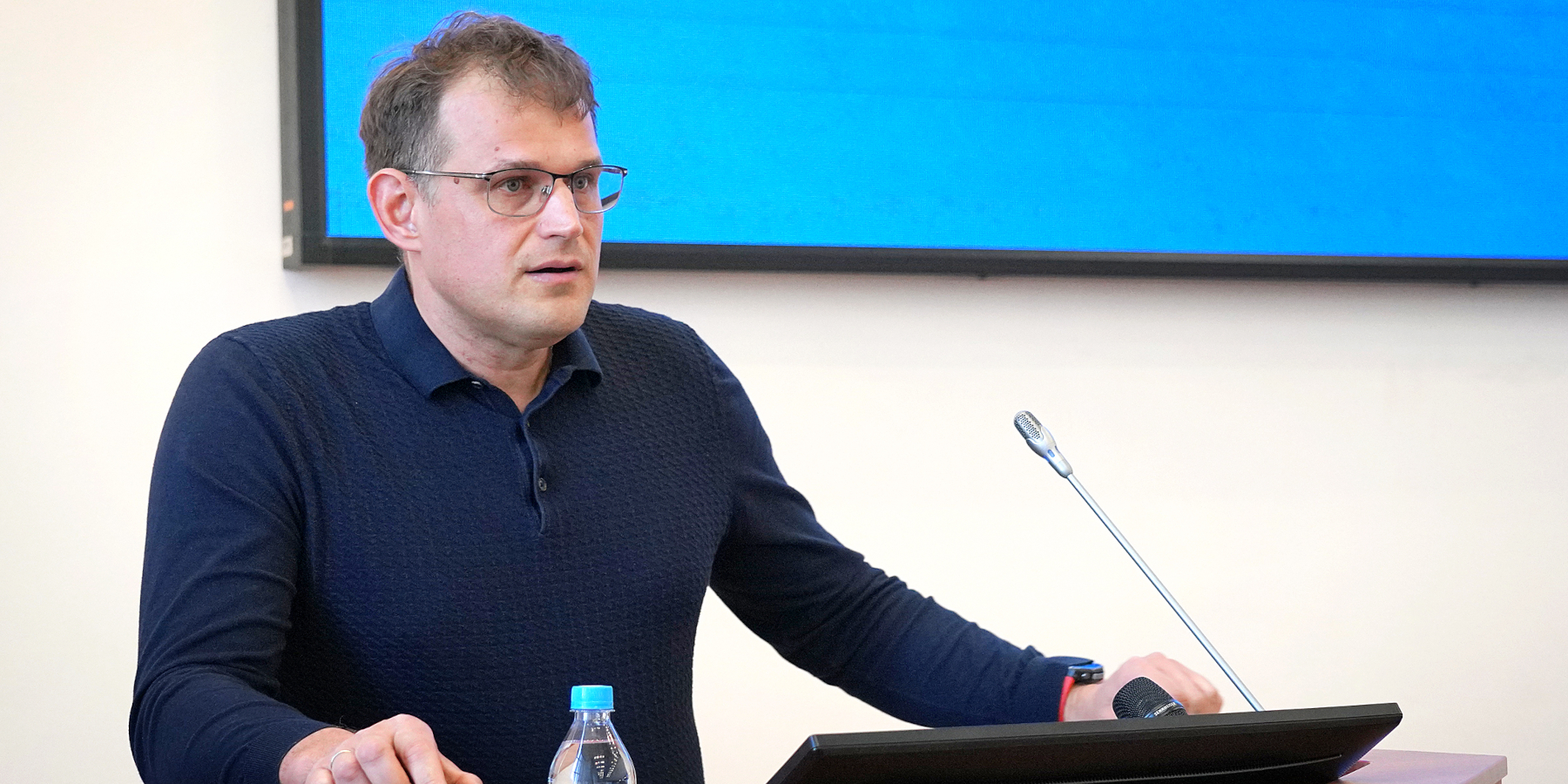 339 преподавателей, два сообщества и одна политика: как ВВГУ встраивает нейросети в образование