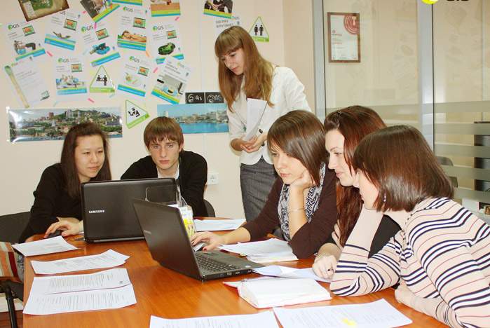 Компания "ДубльГИС" и  ВГУЭС открыли «Креативную мастерскую»