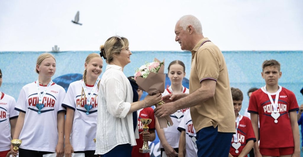 Преподаватель ВВГУ награждена памятным знаком к 165-летию Владивостока