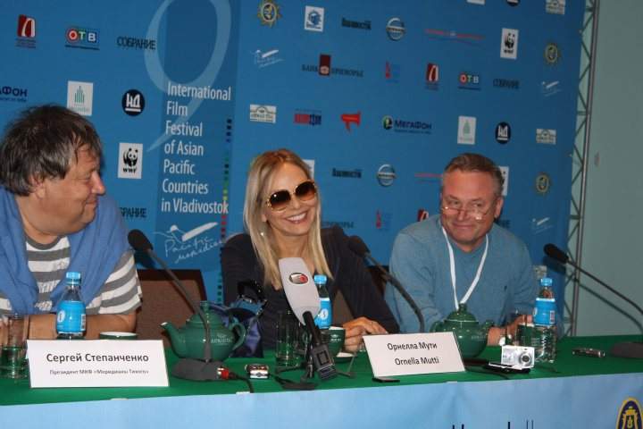 Преподаватель ВГУЭС - официальный переводчик Орнеллы Мути и Микеле Плачидо