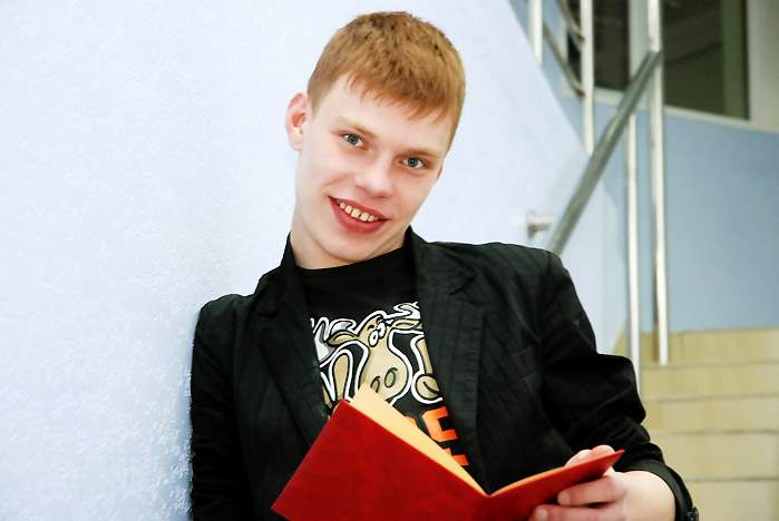 Студент отделения сервиса Академического колледжа ВГУЭС получил грамоту городского УВД за поимку преступника