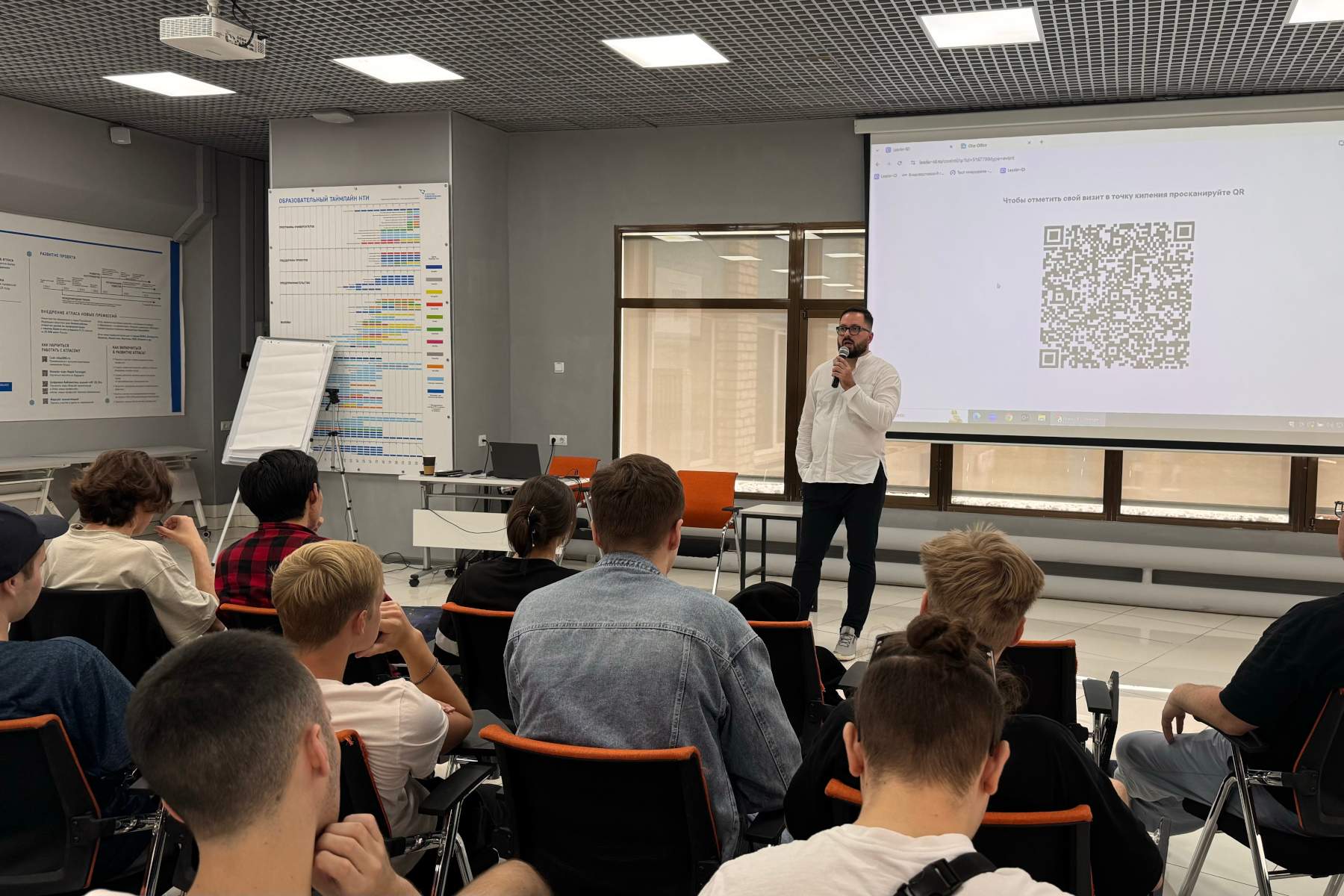 В рамках ВЭФ генеральный продюсер студии Game Art Pioneers встретился со студентами IT-колледжа ВВГУ