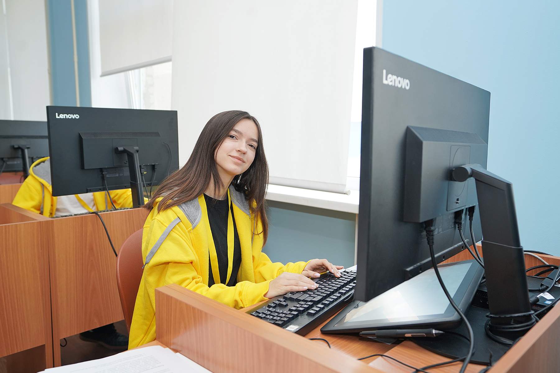 Из школьников – в «Профессионалы»: чемпионат профмастерства в ВВГУ объединил студентов и юниоров