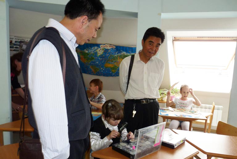 Преподаватели из Китая провели лекции в Школе-интернате ВГУЭС для одаренных детей