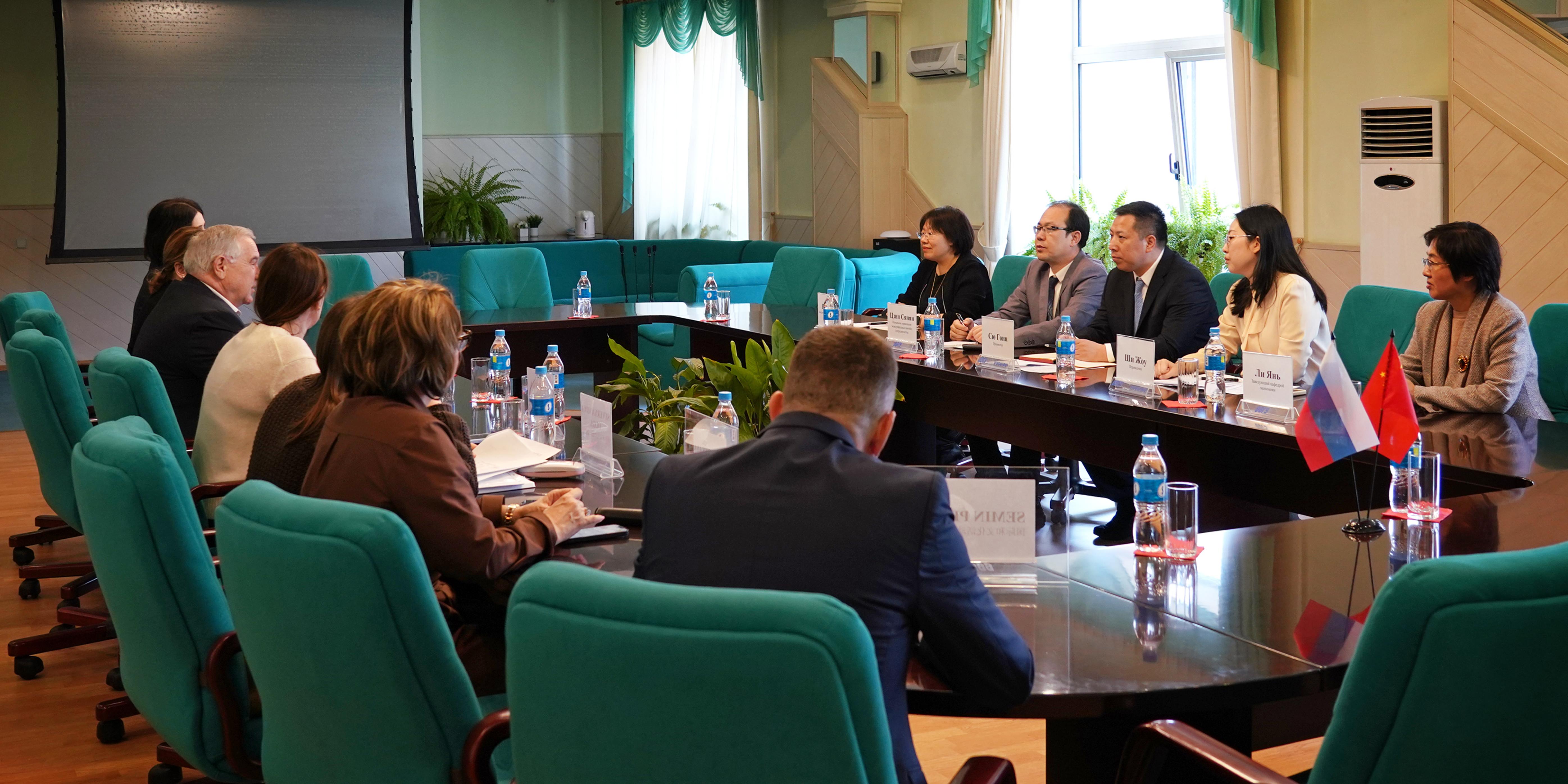 VVSU and Harbin University of Commerce Expand Cooperation in Science and Education