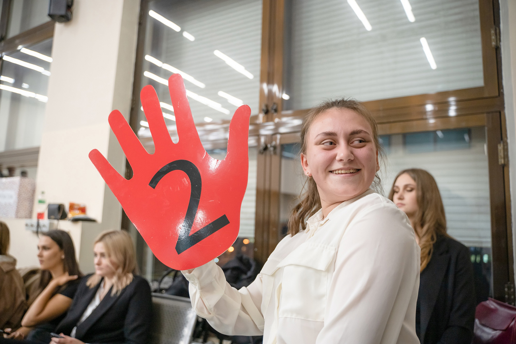 Более 100 участников: во ВГУЭС прошла Ежегодная школа волонтёров — 2021