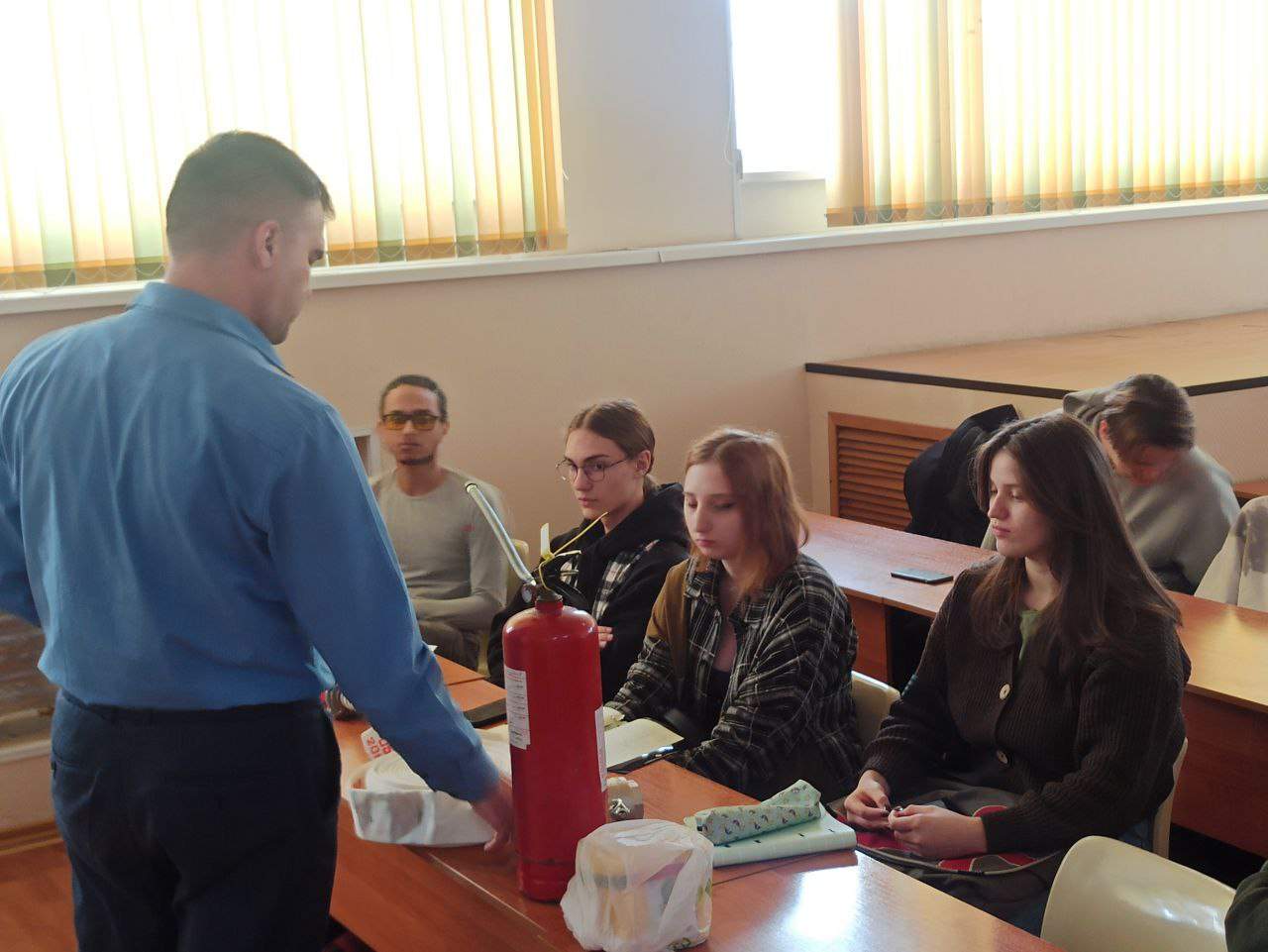Cтуденты ВВГУ получают практические навыки в сфере пожарной безопасности