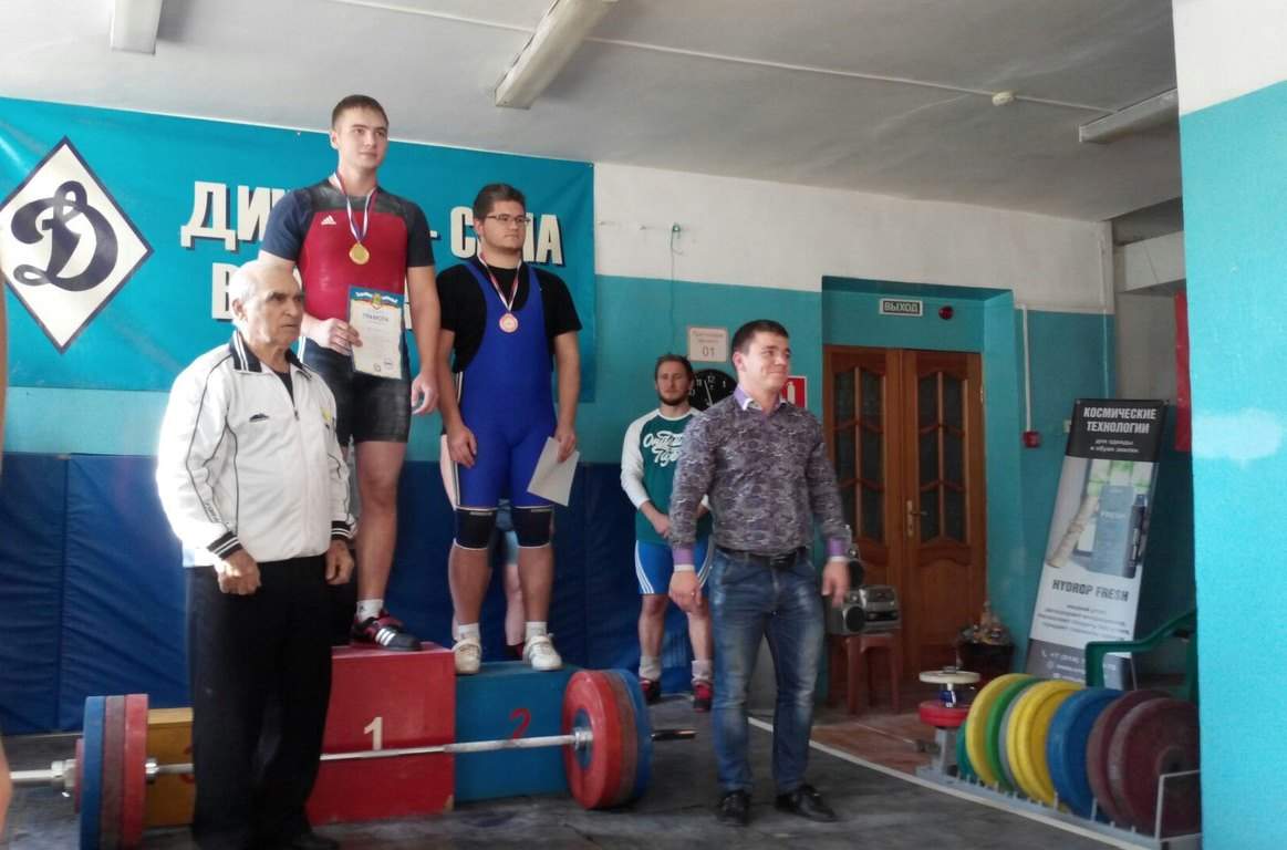 Тяжелоатлет спортклуба ВГУЭС Виктор Рекун вышел в финал чемпионата Дальнего Востока