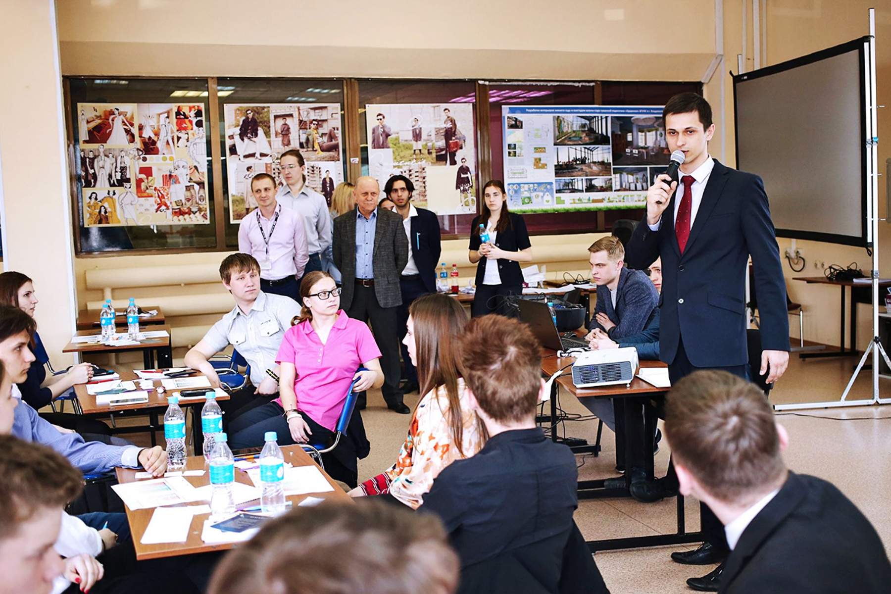 Поддержка студенческих инициатив во ВГУЭС: финансирование проектов, площадки для самореализации и Коворкинг-центры