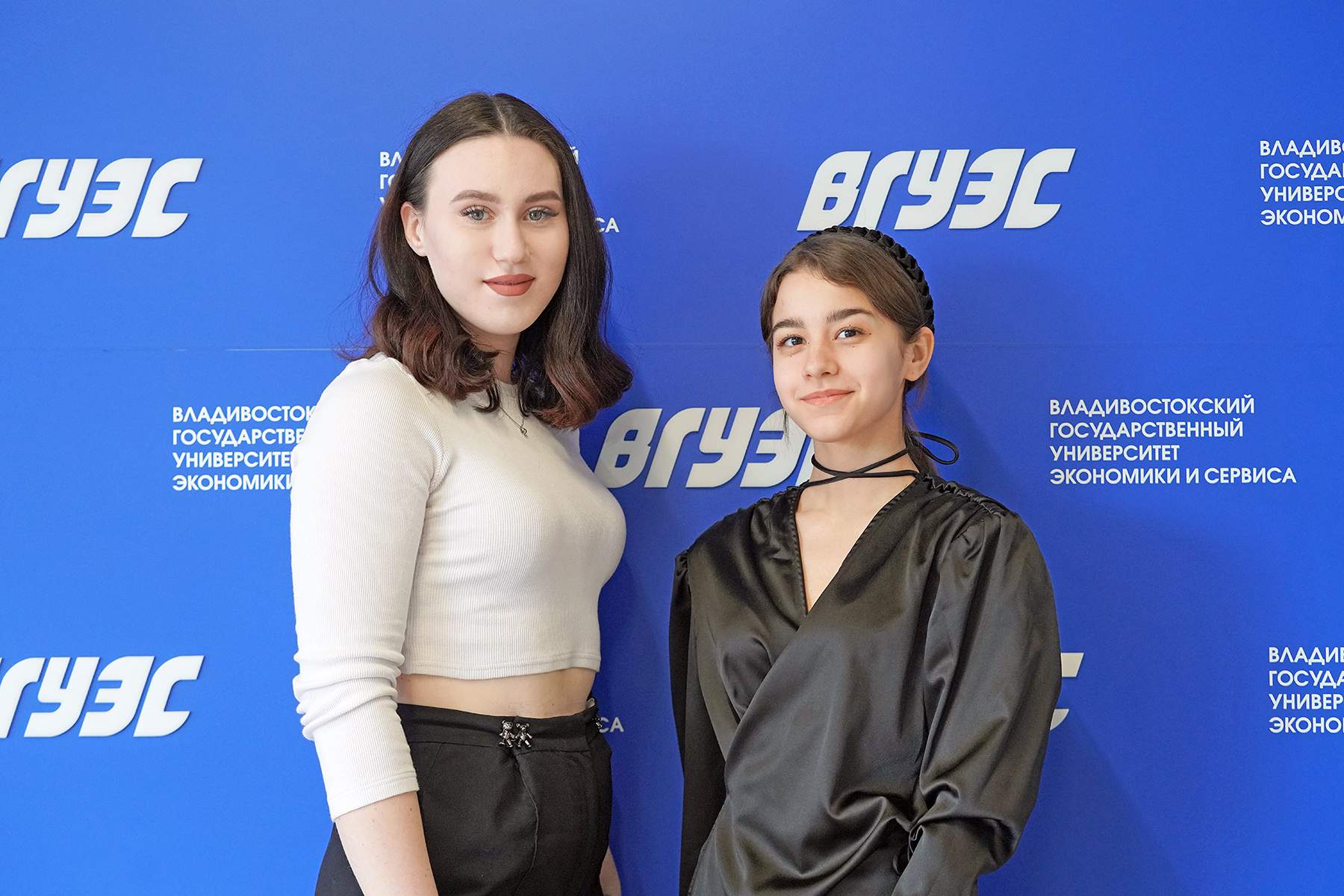 Студентки ВВГУ стали лауреатами патриотического конкурса «Время выбрало нас»