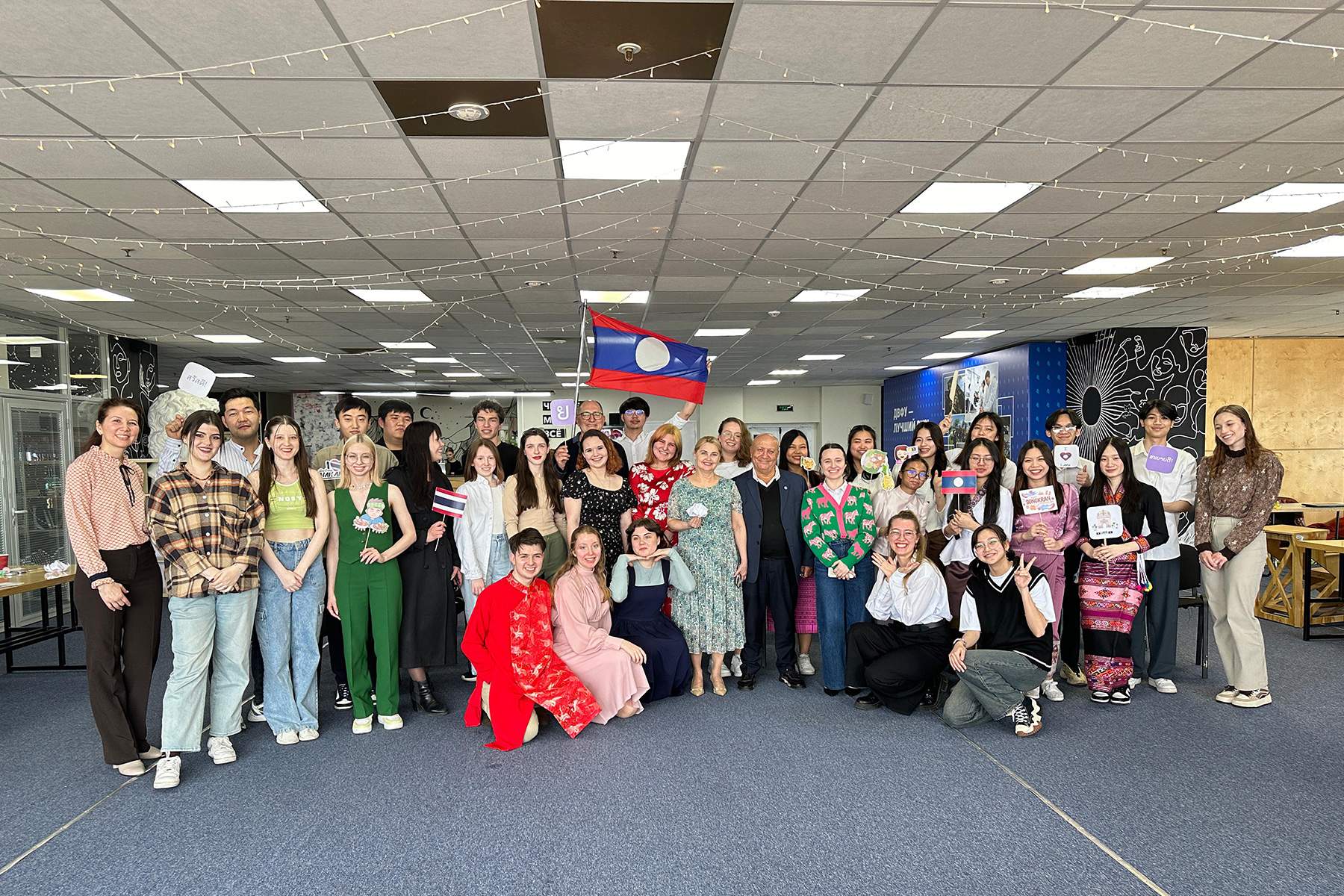 Иностранные студенты ВВГУ встретили тайский и лаосский Новый год