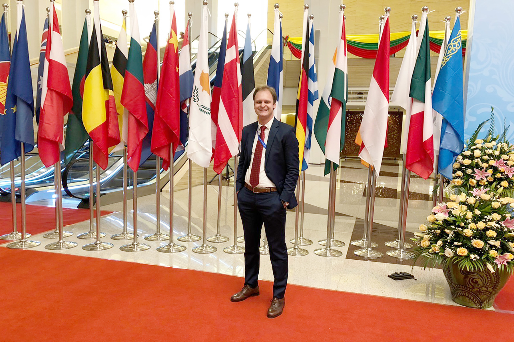 Бывший дипломат Посольства России в Мьянме, выпускник ВГУЭС Виталий Новиков: Я выбрал вуз из-за лучшей школы политологии