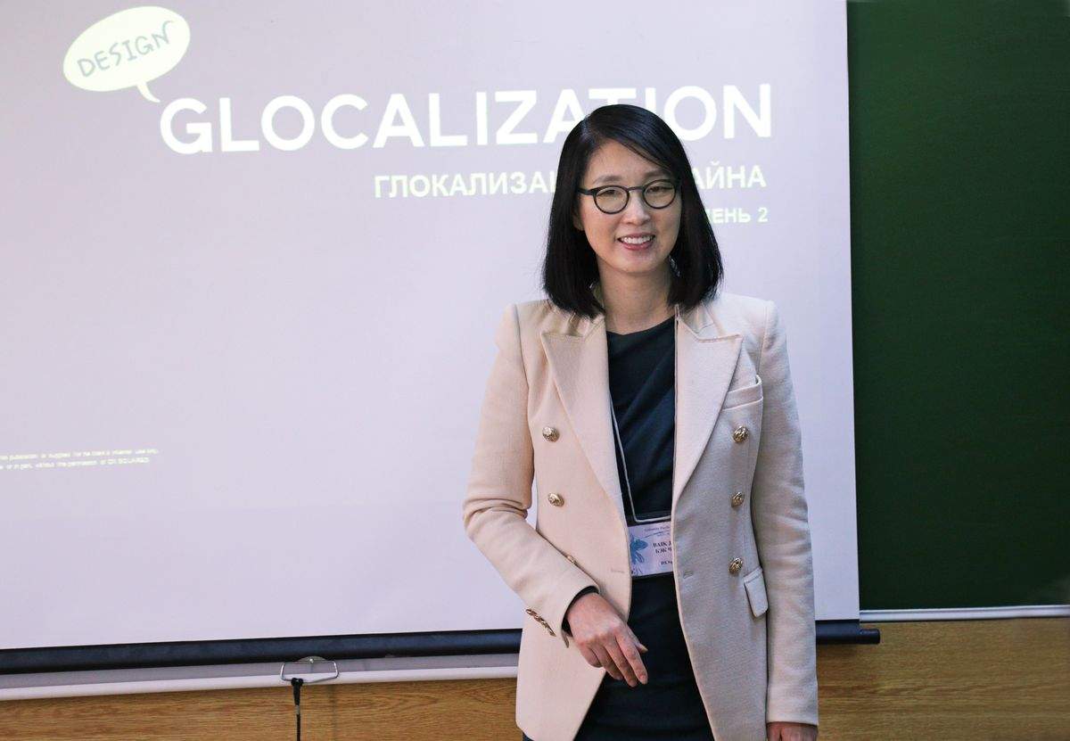 Гуру маркетинга учит участников Недели моды во ВГУЭС