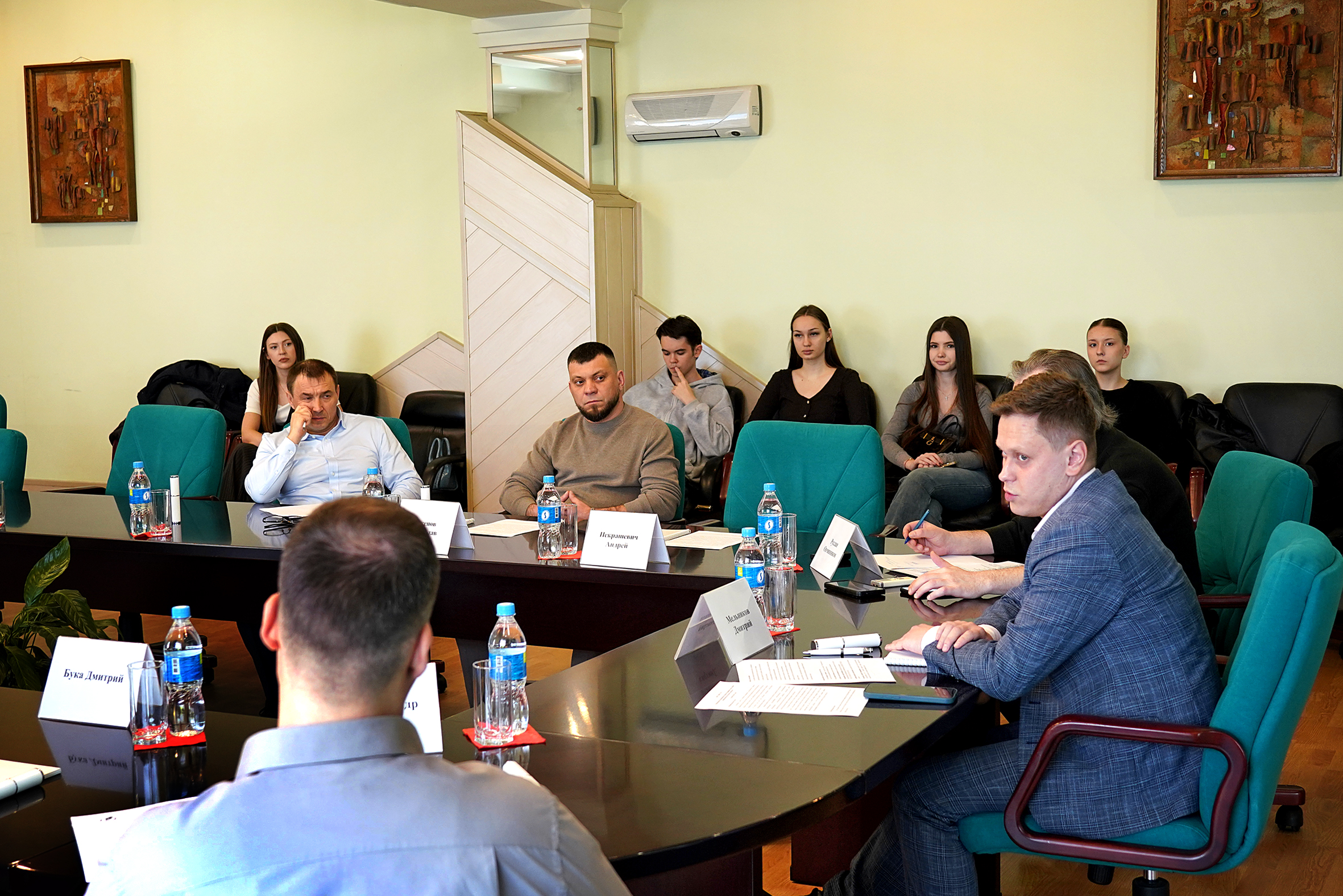 Власть и бизнес встретились в ВВГУ, чтобы обсудить развитие логистической отрасли Приморья