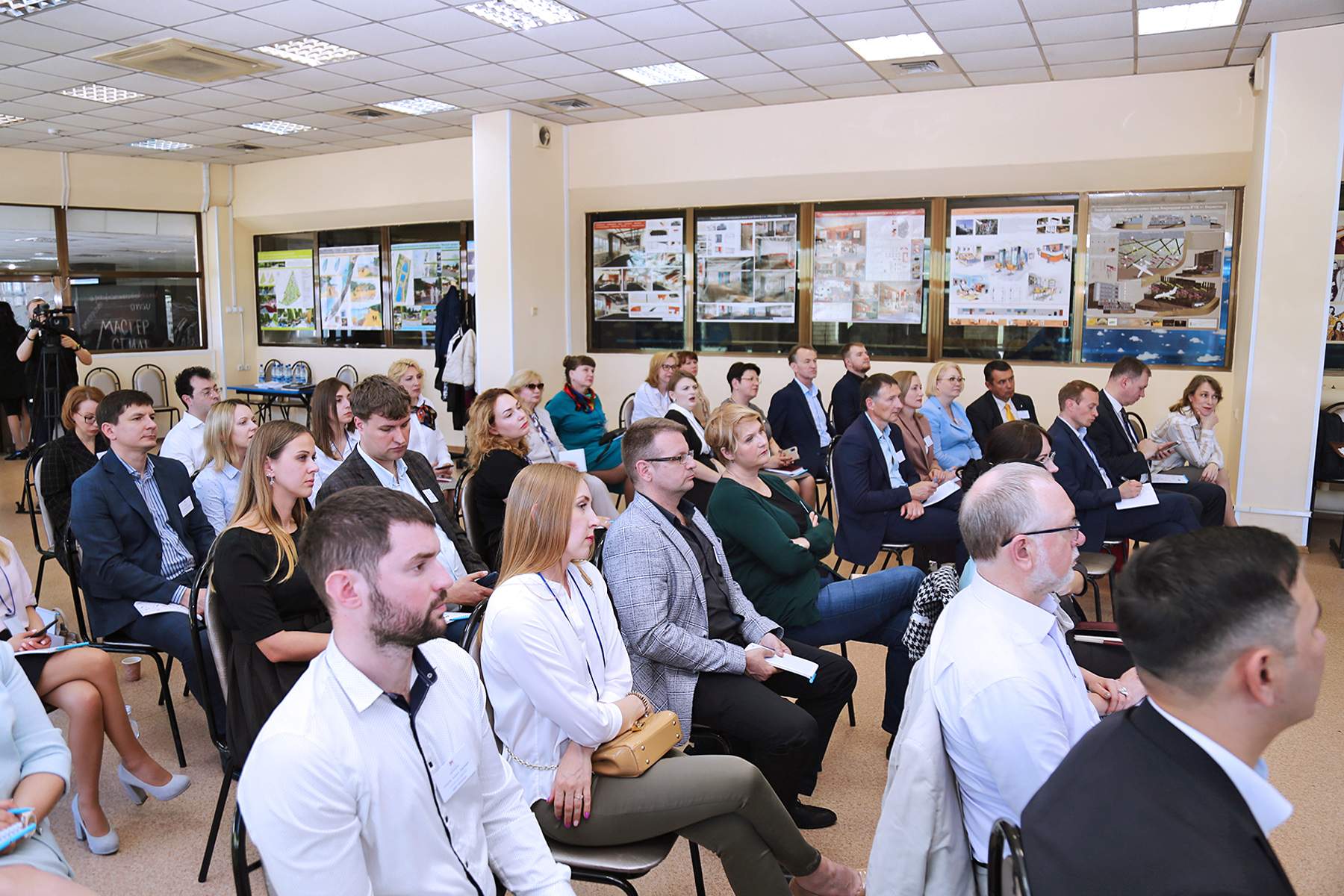 Заседание международного бизнес-клуба «Диалоги» во ВГУЭС: секреты бизнеса, о которых не принято говорить