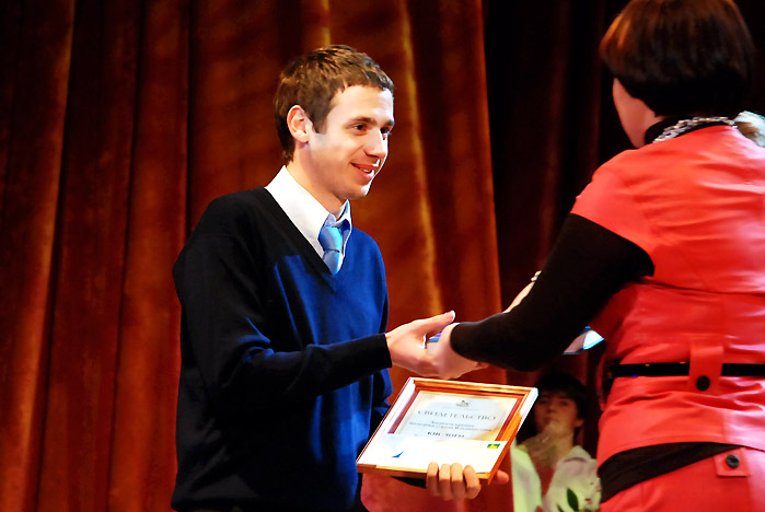 25 студентов и сотрудников ВГУЭС получили премию молодежи города Владивостока