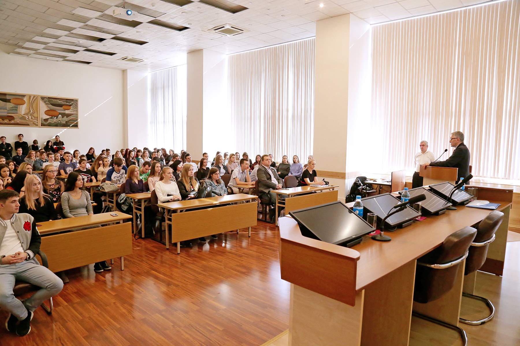 Студенты ВГУЭС узнали, как грамотно инвестировать 