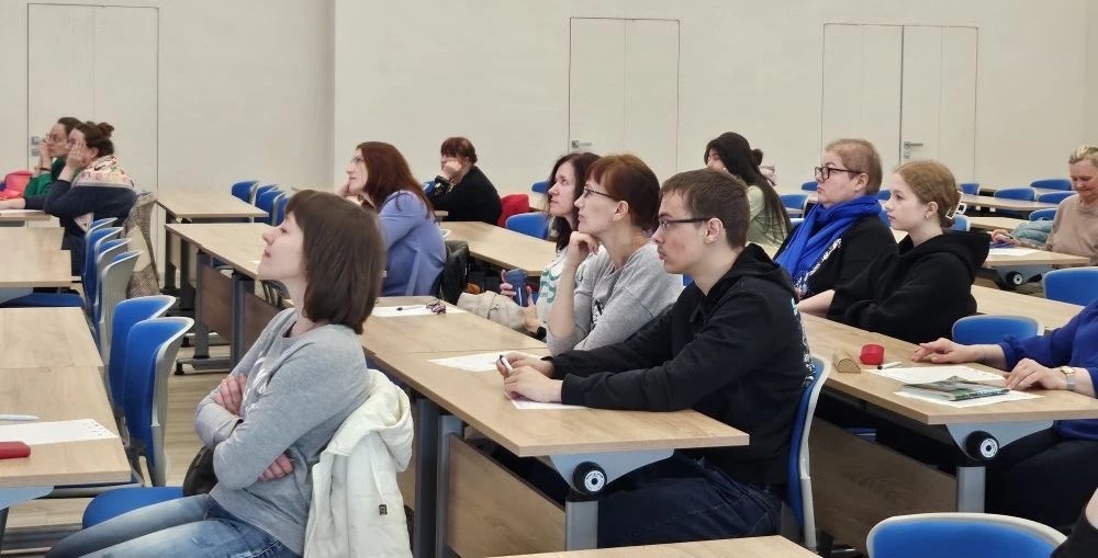 ВВГУ стал площадкой Всероссийского «Тотального диктанта» во Владивостоке