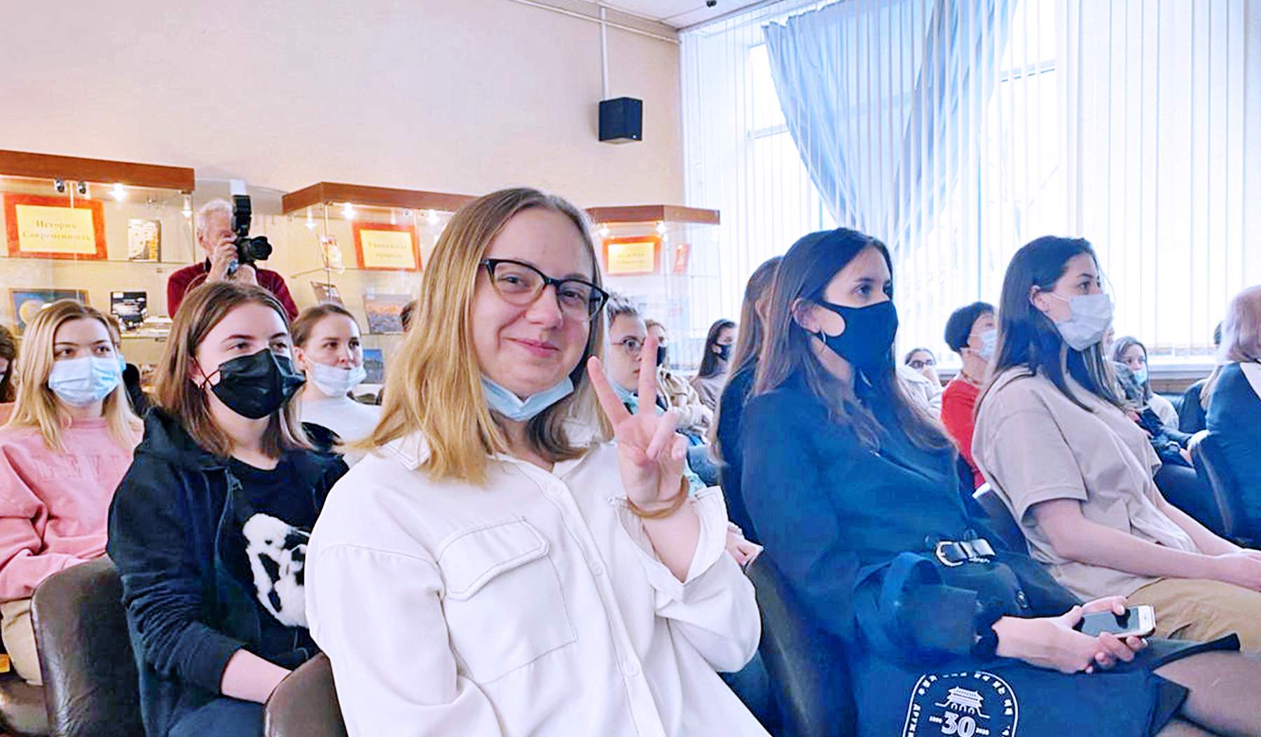 Студенты-международники ВГУЭС узнали о перспективах сотрудничества Владивостока и Республики Корея от генерального консула, г-на О Сунг Хвана