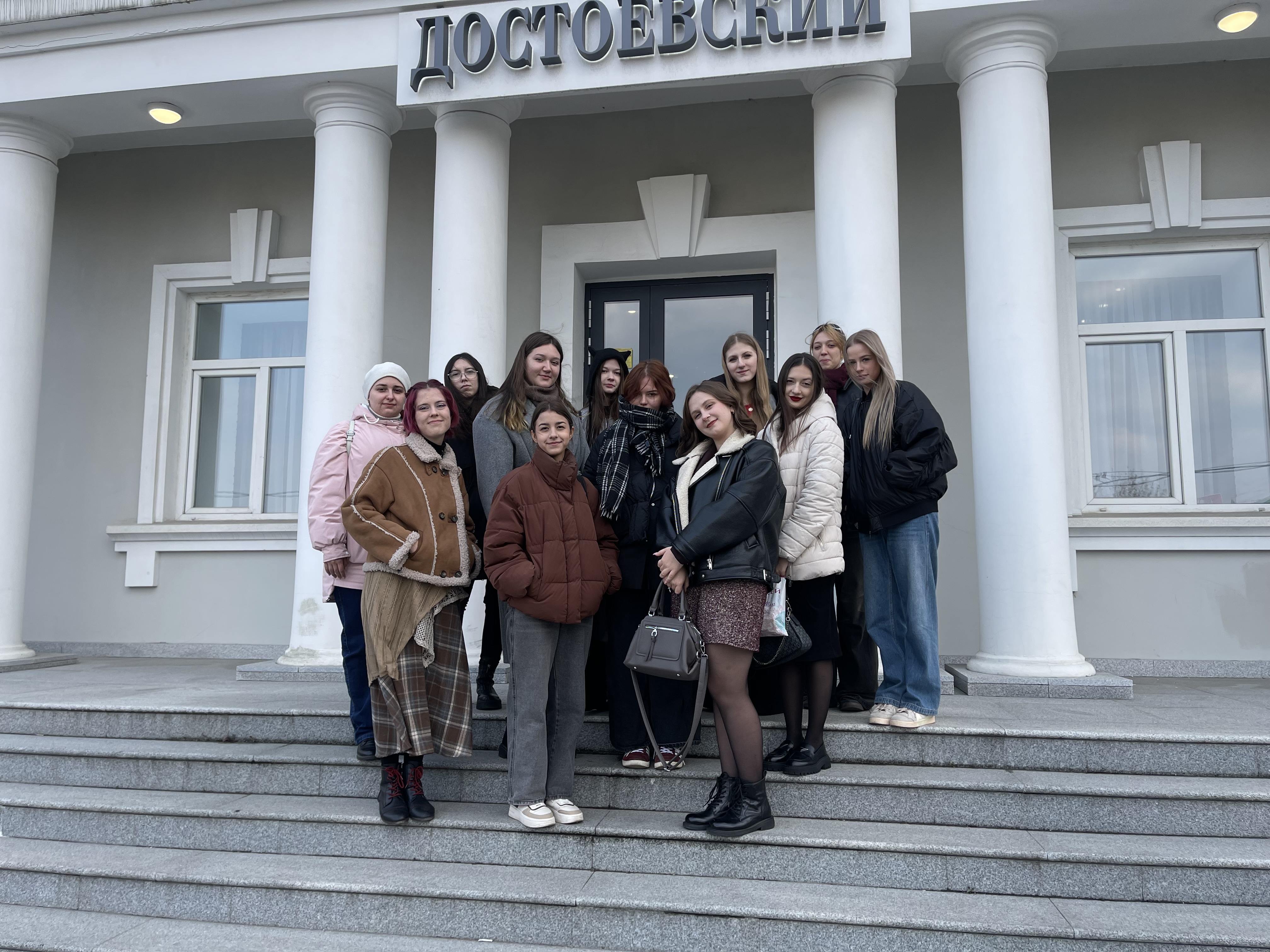 Студенты ВВГУ осваивают азы профессии с коллегами из исторической гостиницы «Достоевский»