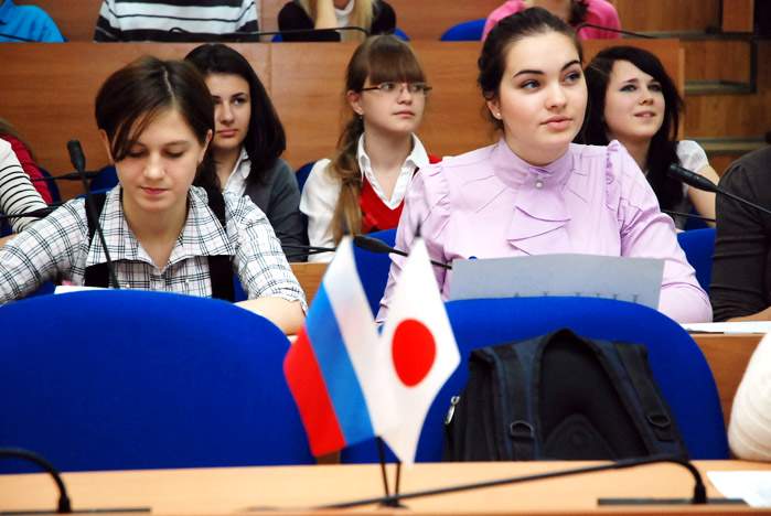 Студенты ВГУЭС узнали много нового о традициях празднования Нового года в Японии