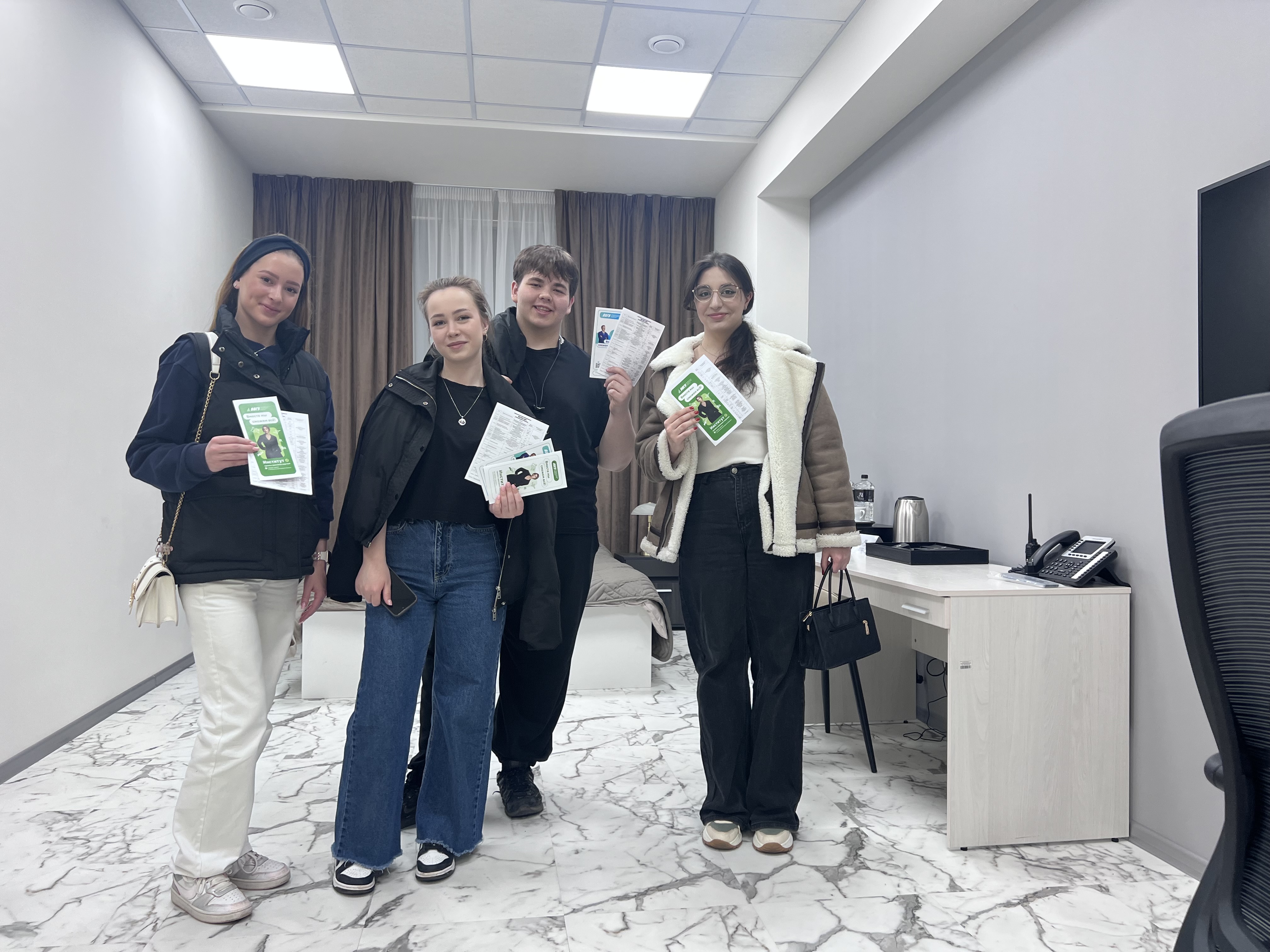 Школьники Владивостока провели каникулы в Институте туризма и креативных индустрий ВВГУ