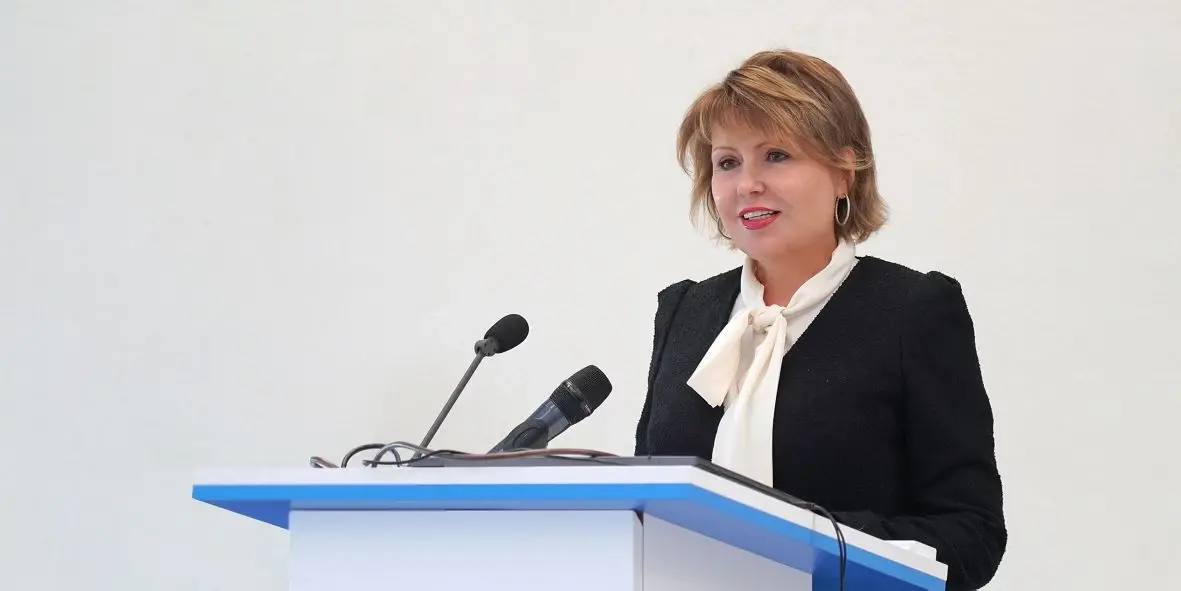 Поздравление ректора ВВГУ Татьяны Терентьевой с Днём юриста