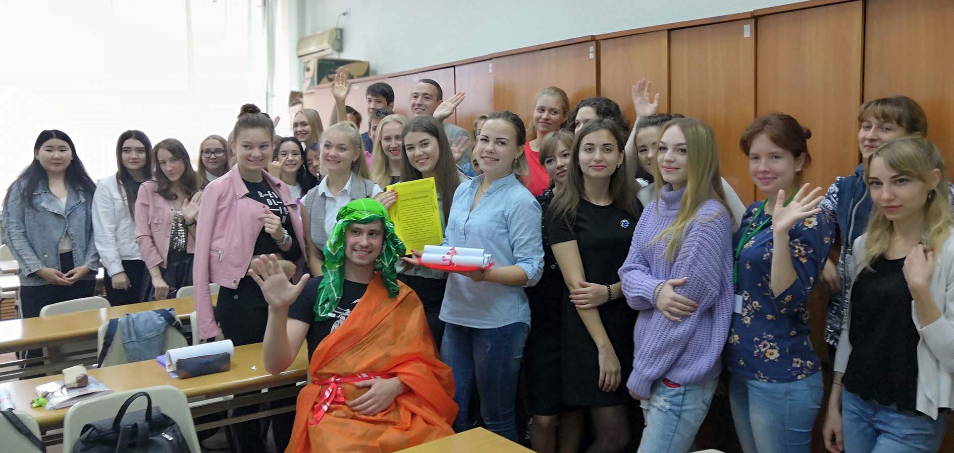 Старший курс товароведов передает эстафету первокурсникам!