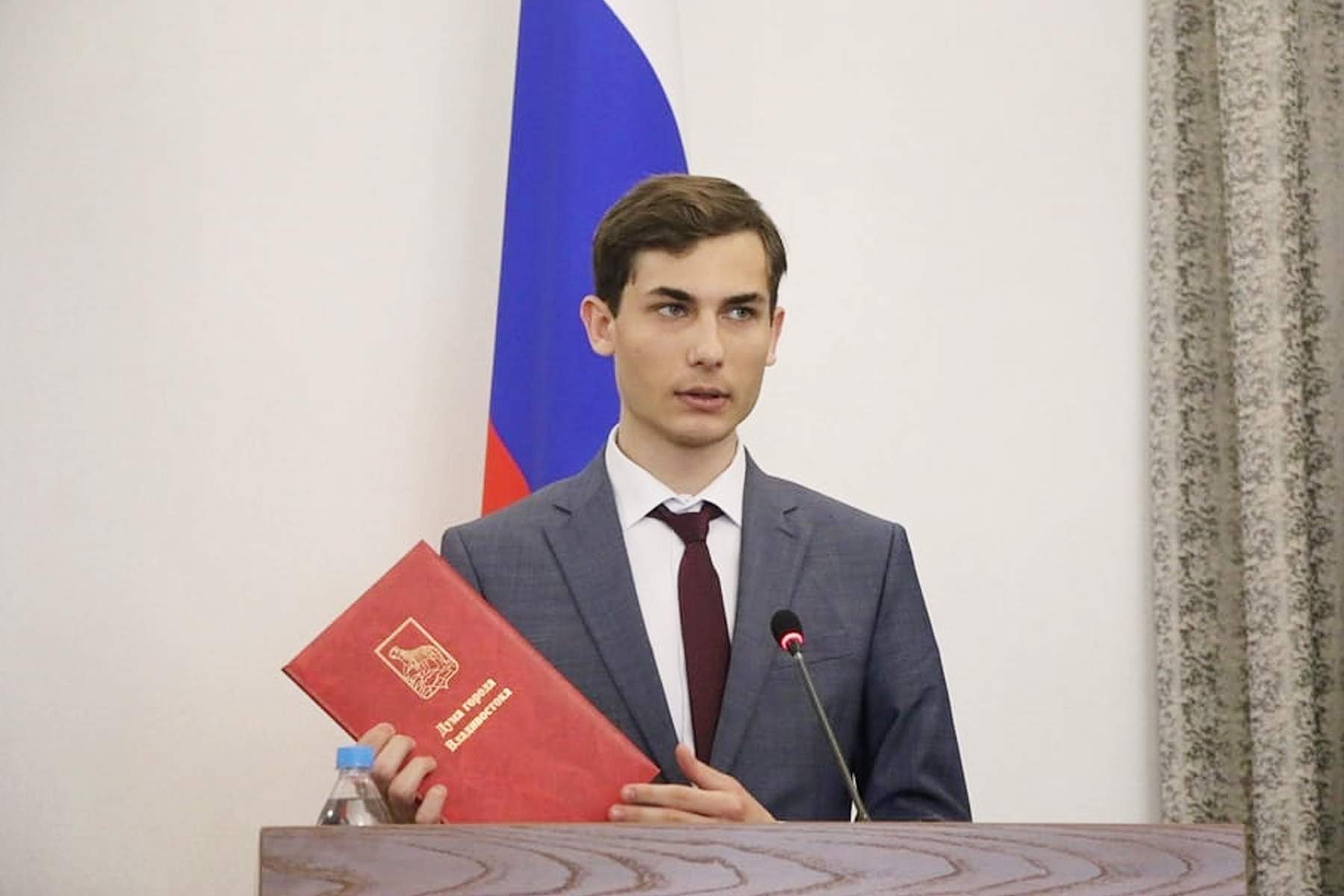 Студент Института права награжден грамотой Думы Владивостока